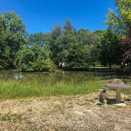 База отдыха L'etang Des Mirandes Varaignes
